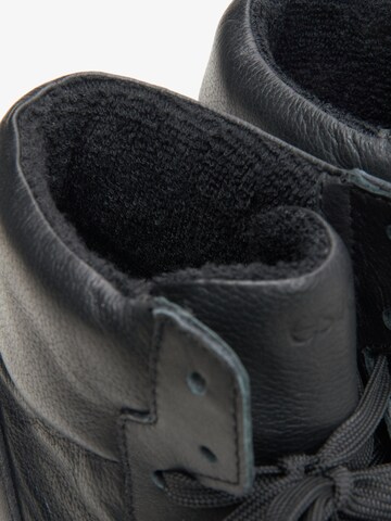 Estro Platform trainers '09-3198' in Black