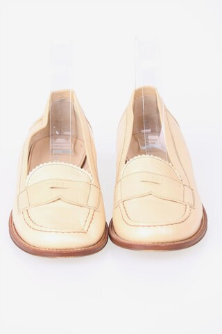 Coccinelle Loafer 38 in Beige