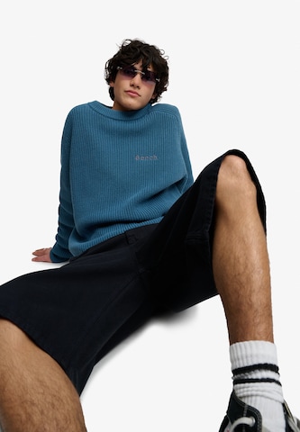 BENCH Trui 'Bench X Superdry & Co' in Blauw: voorkant