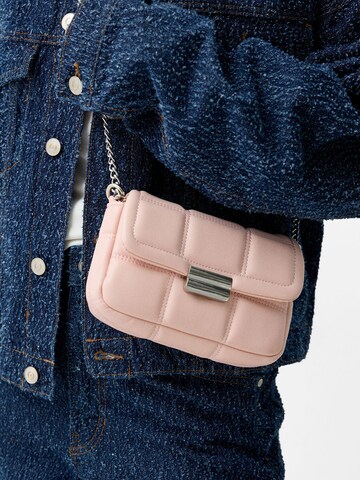Borsa a tracolla di Bershka in rosa