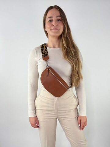 lePelou Gürteltasche 'SERENA medium'‌ in Braun