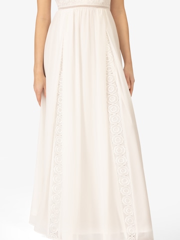 APART Hochzeitskleid aus Lochspitze und Chiffon in Weiß