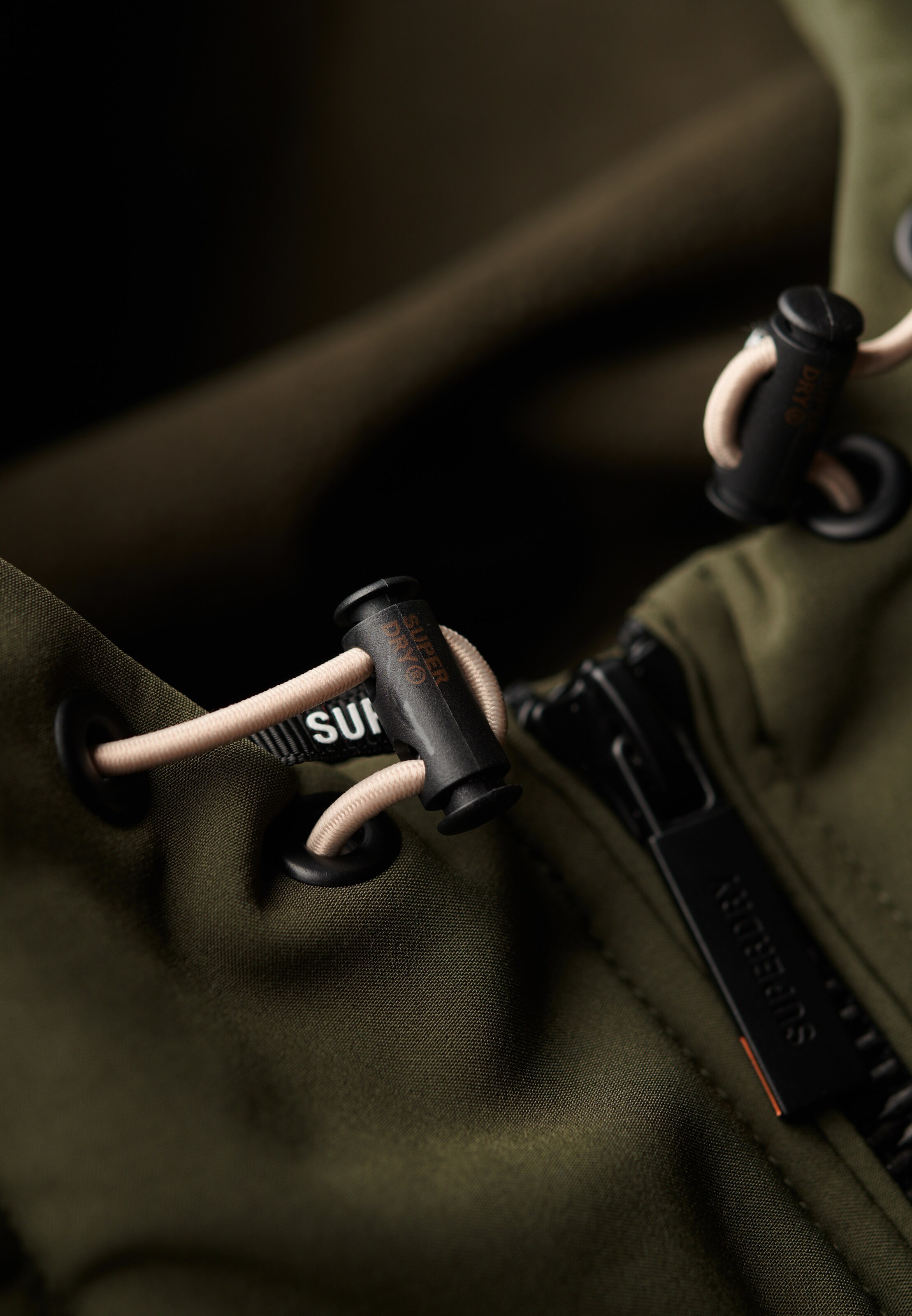 Superdry Jacke in Grün