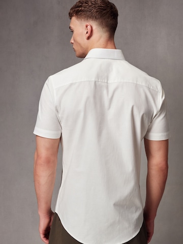 Regular fit Camicia di Next in bianco