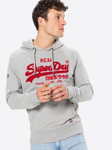 Superdry Majica | siva barva: sprednja stran