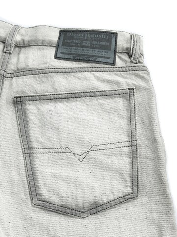 Slimfit Jeans 'Straight 1995 D-SARK' di DIESEL in grigio