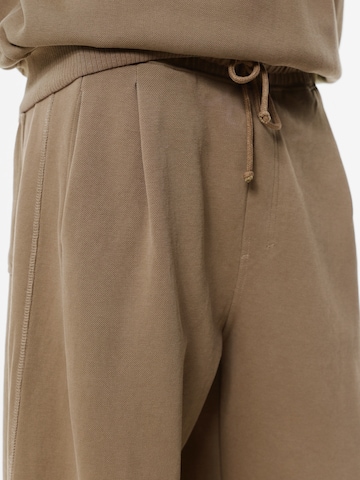Pull&Bear Vrečasti Hlače | rjava barva