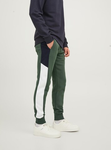 JACK & JONES Tapered Παντελόνι 'Will Reid' σε πράσινο