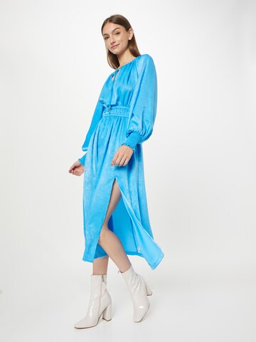 Robe River Island en bleu