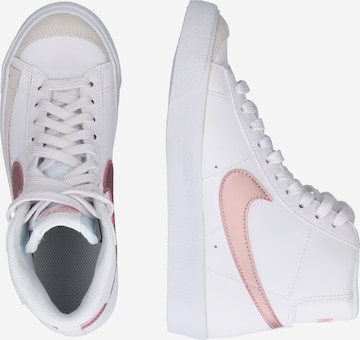 Sneaker 'Blazer Mid '77' di Nike Sportswear in bianco