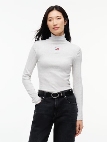 Tricou de la Tommy Jeans pe gri: față
