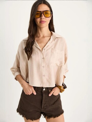 Camicia da donna di Bianco Lucci in beige: frontale