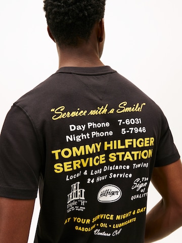 Tricou 'SERVICE STATION' de la TOMMY HILFIGER pe negru