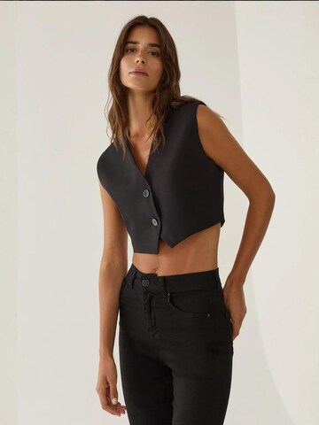 Hiccup Weste in Schwarz: Vorderseite