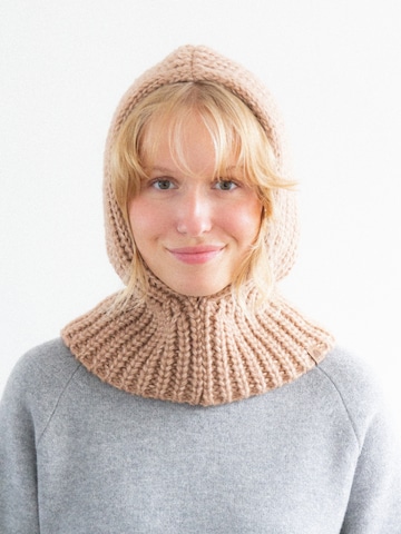 KOPYTO Beanie 'ALUCO' in Brown: front