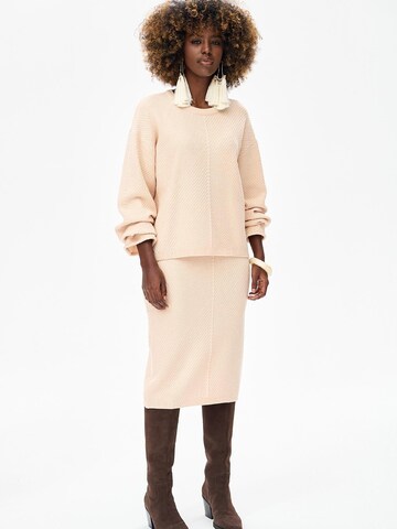 Blue Shadow Sweater in Beige