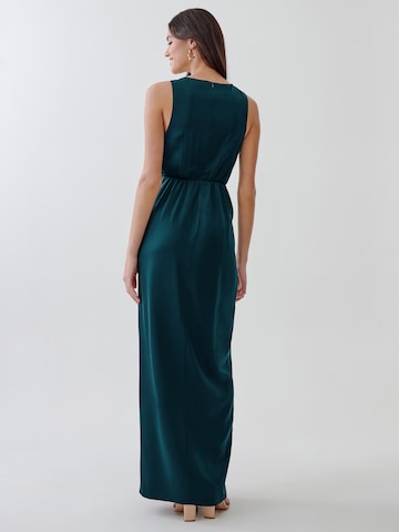 Chancery Βραδινό φόρεμα σε πράσινο: πίσω