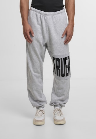 Effilé Pantalon True Religion en gris