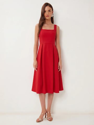 Happiness İstanbul Jurk 'Midi' in Rood: voorkant