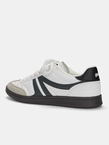 Baskets basses Pull&Bear en blanc