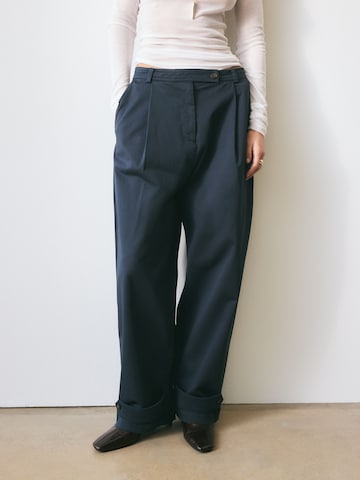 Loosefit Pantalon à pince Bhoem en bleu : devant