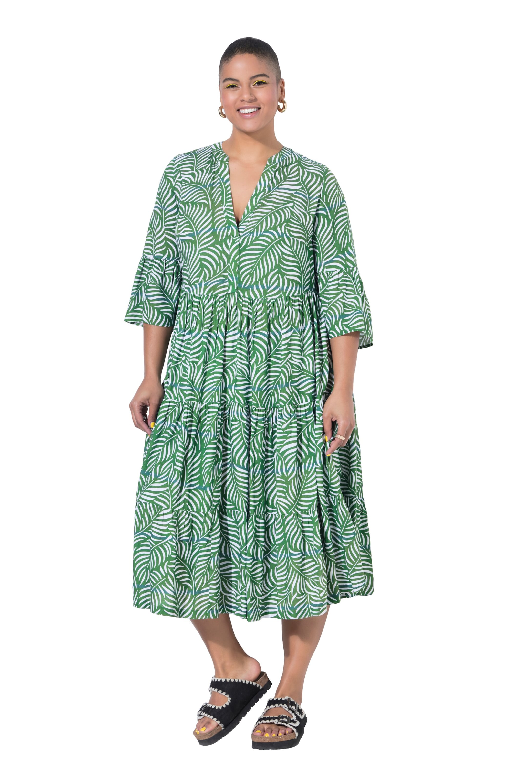 Studio Untold Dress in Green: front