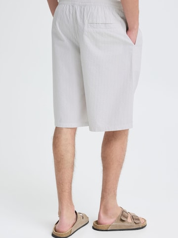 Loosefit Pantalon chino ' CFJaevon Striped ' Casual Friday en gris