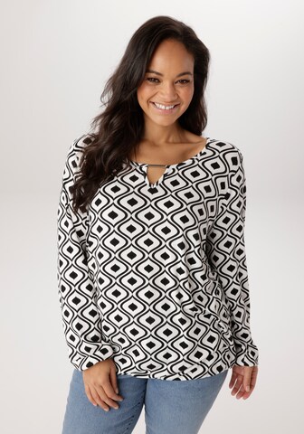 Aniston Blouse in Black: front