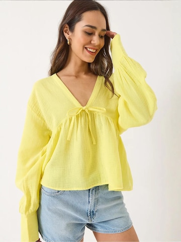 Camicia da donna di Bianco Lucci in giallo