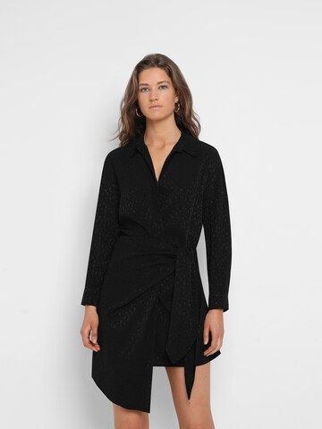 Scalpers Slim fit Shirt Dress in Black: front