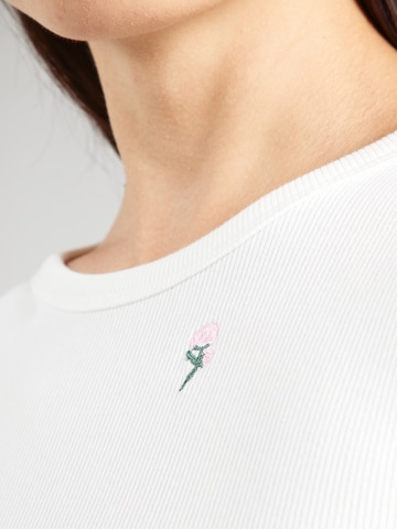 T-shirt 'PCMay' PIECES en blanc