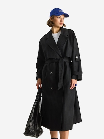 Bianco Lucci Tussenmantel in Zwart: voorkant