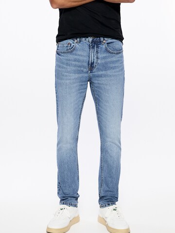 Pull&Bear Slimfit Jeans in Blauw: voorkant