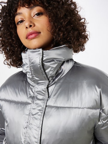 Calvin Klein Zimní bunda – šedá