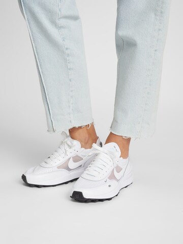 balts Nike Sportswear Zemie brīvā laika apavi 'WAFFLE ONE': no priekšpuses
