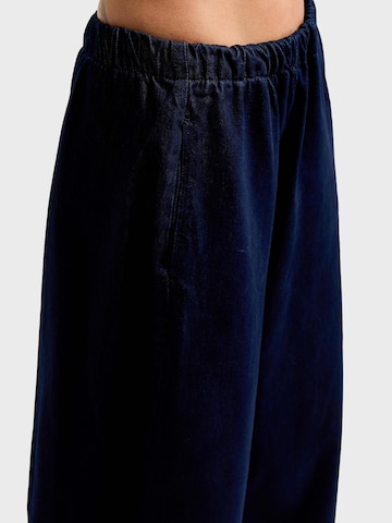 IT'S BASIC Vat Jeans 'BARREL BALLOON LOW RISE JEANS' in Blauw