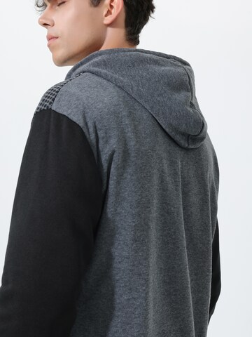 Youthup Sportanzug in Grau