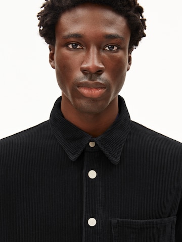 ARMEDANGELS Overshirt YUNAAI CORDUROY in Schwarz