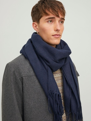 JACK & JONES شال 'Solid' بلون أزرق