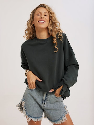 Kamila ŠiklSweater majica - zelena boja: prednji dio