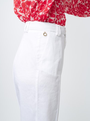 Flared Pantaloni per costume tradizionale 'Martha 7688' di W. Wegener in bianco
