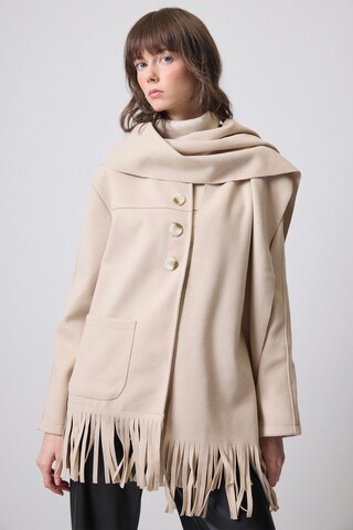 Touche Prive Tussenmantel in Beige: voorkant
