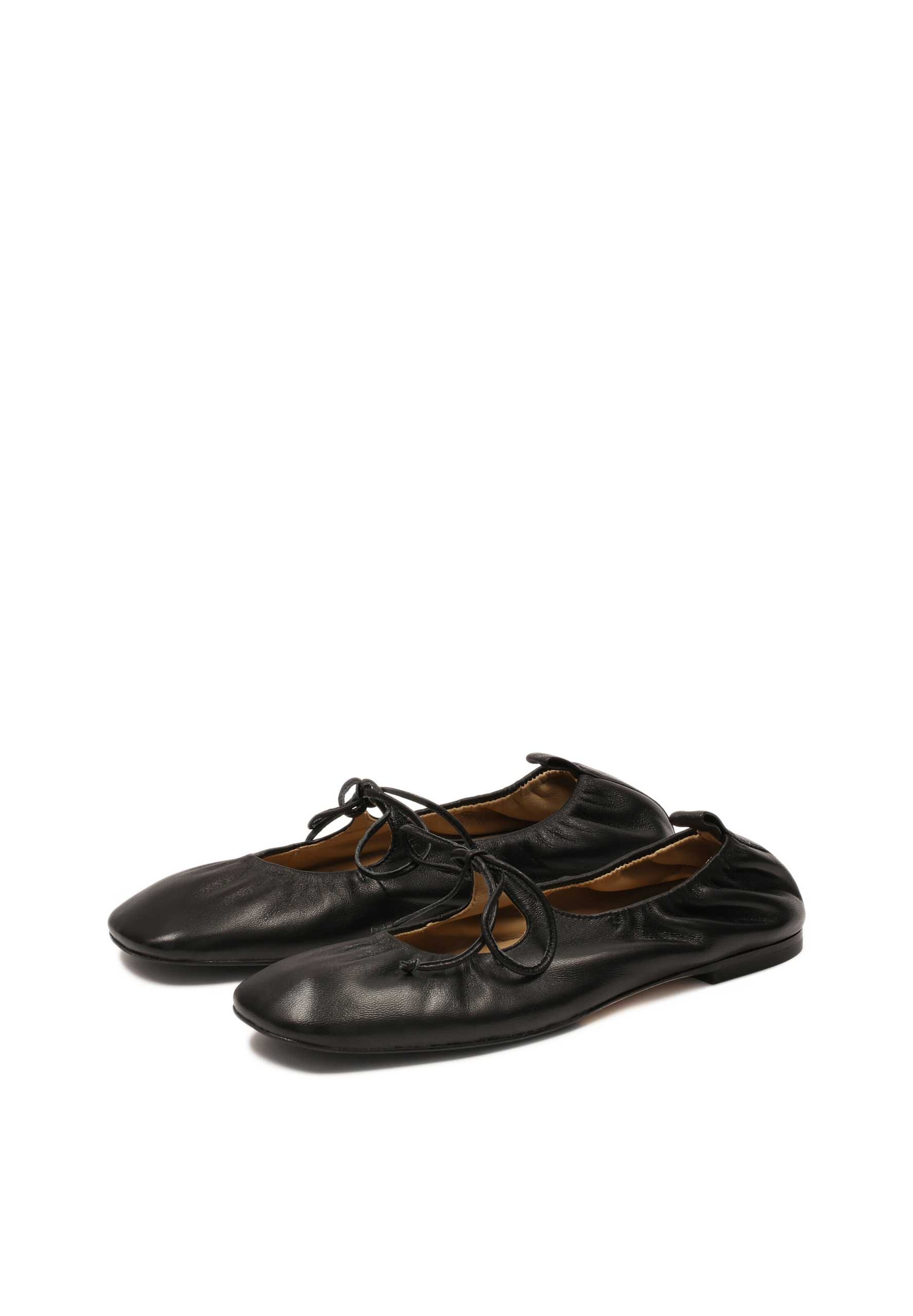 Ballerina di Kazar Studio in nero