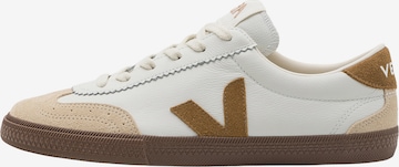VejaNiske tenisice 'Volley' - bijela boja: prednji dio