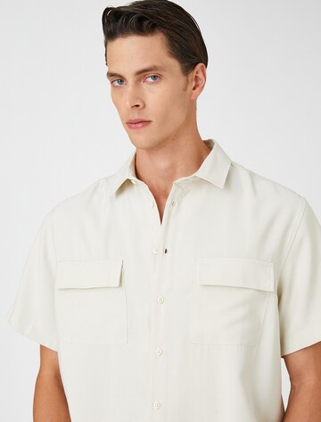 Koton Comfort Fit Hemd in Weiß