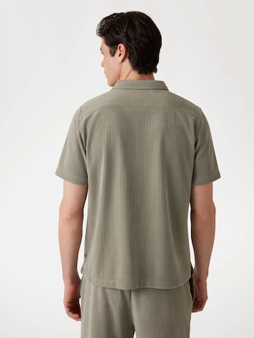 GUESS Regular Fit Hemd in Grün