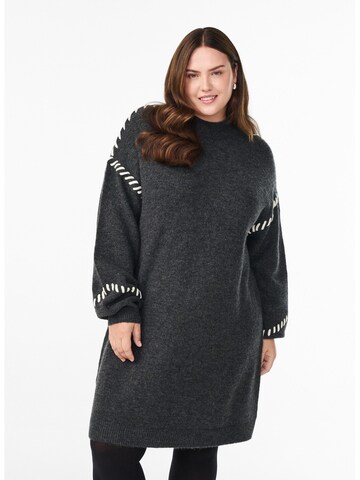 Robes en maille 'Mlea' Zizzi en gris : devant