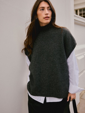 Next Sveter - Sivá: predná strana