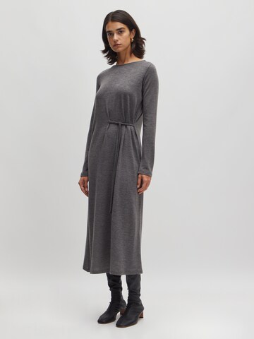 EDITED Kleid 'Odett' in Grau