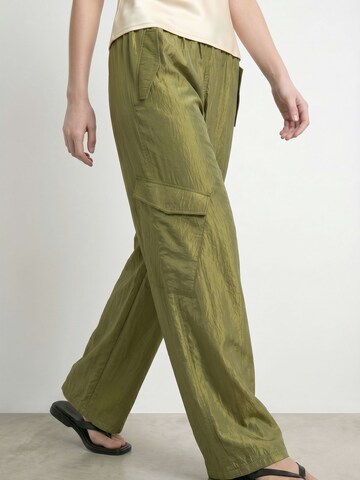 Wide leg Pantaloni cargo 'Alanis' di HYPEDROP in verde: frontale